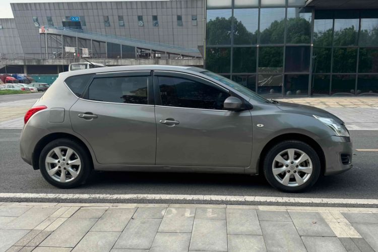 Used Nissan Tiida 2011 1.6L CVT Smart Version Exterior 3