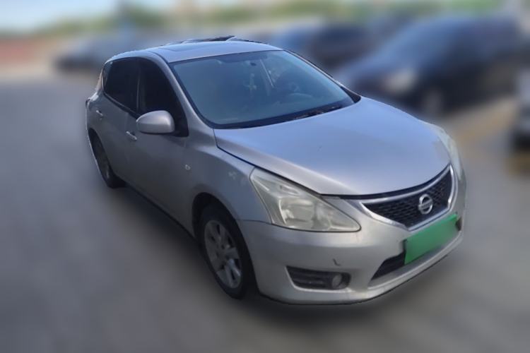 Used Nissan Tiida 2011 1.6L CVT Smart Version Front Right 45 Deg