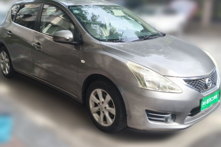 Used Nissan Tiida 2011 1.6L CVT Smart Version Front Right 45 Deg
