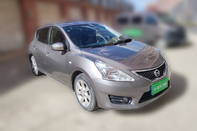 Used Nissan Tiida 2011 1.6L CVT Smart Version Front Right 45 Deg