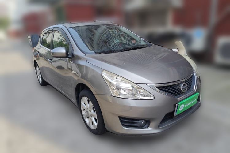 Used Nissan Tiida 2011 1.6L CVT Smart Version Front Right 45 Deg