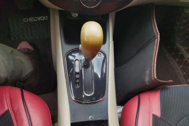 Used Nissan Tiida 2011 1.6L CVT Smart Version Gear Lever
