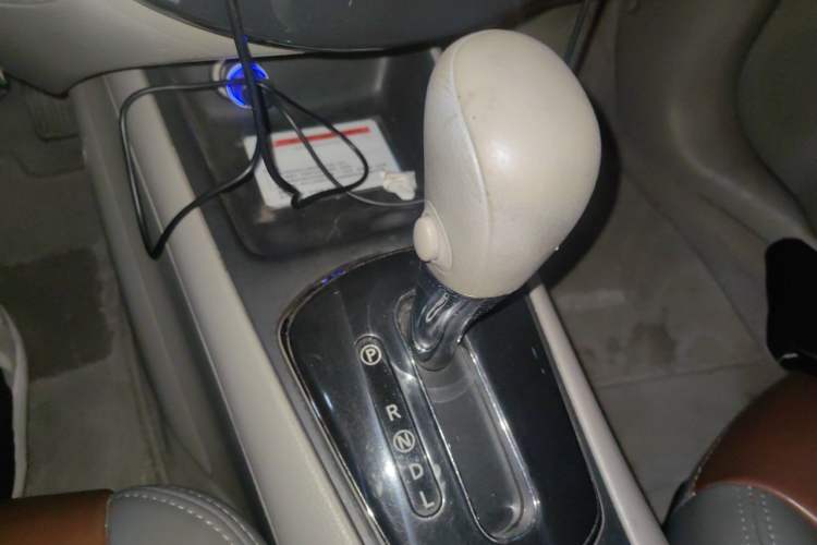 Used Nissan Tiida 2011 1.6L CVT Comfort Model Gear Lever