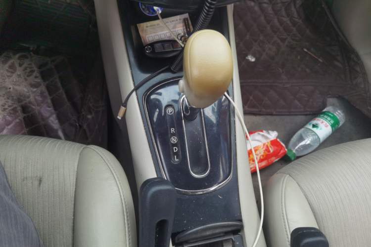 Used Nissan Tiida 2011 1.6L CVT Smart Version Gear Lever