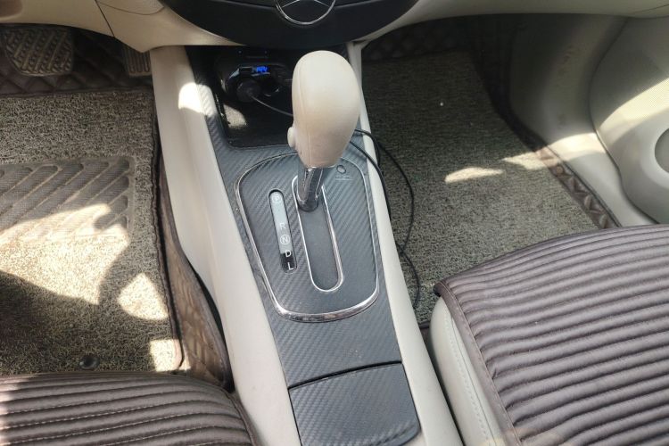 Used Nissan Tiida 2011 1.6L CVT Smart Version Gear Lever