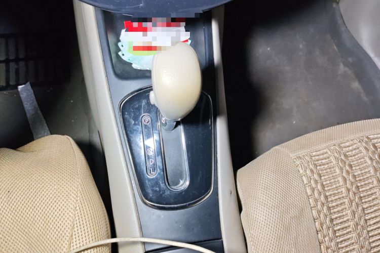 Used Nissan Tiida 2011 1.6L CVT Smart Version Gear Lever