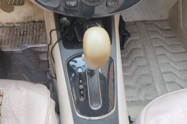 Used Nissan Tiida 2011 1.6L CVT Comfort Model Gear Lever
