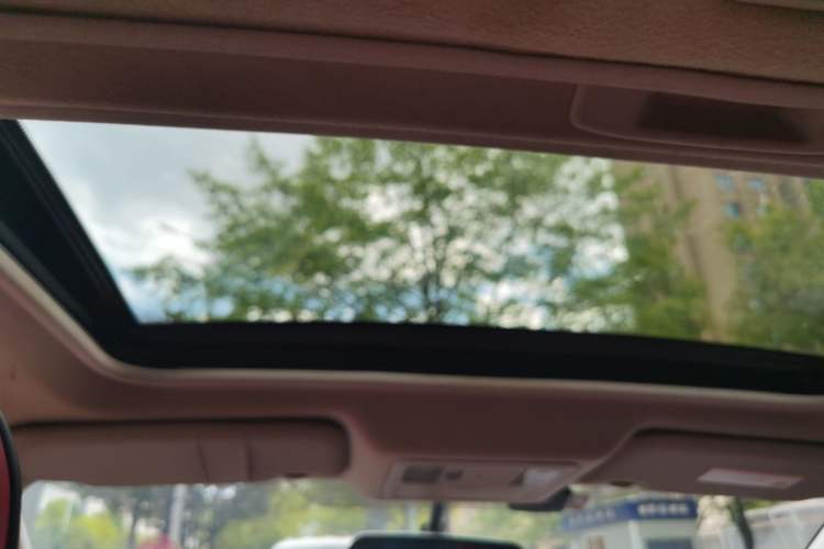 Used Nissan Tiida 2011 1.6L CVT Smart Version Headliner