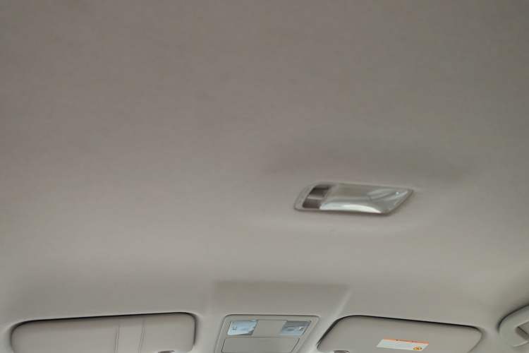 Used Nissan Tiida 2011 1.6L CVT Comfort Model Headliner