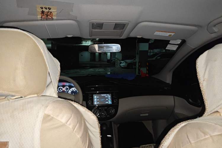 Used Nissan Tiida 2011 1.6L Manual Comfort Edition Headliner