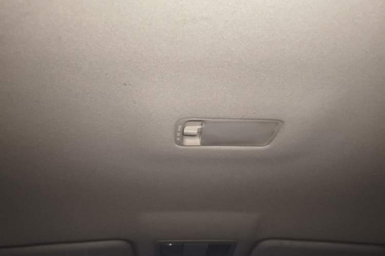 Used Nissan Tiida 2011 1.6L Manual Comfort Edition Headliner