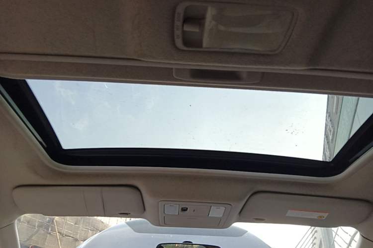 Used Nissan Tiida 2011 1.6L CVT Smart Version Headliner