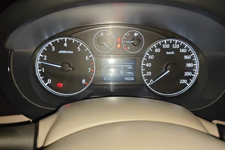 Used Nissan Tiida 2011 1.6L Manual Comfort Edition Instrument Cluster