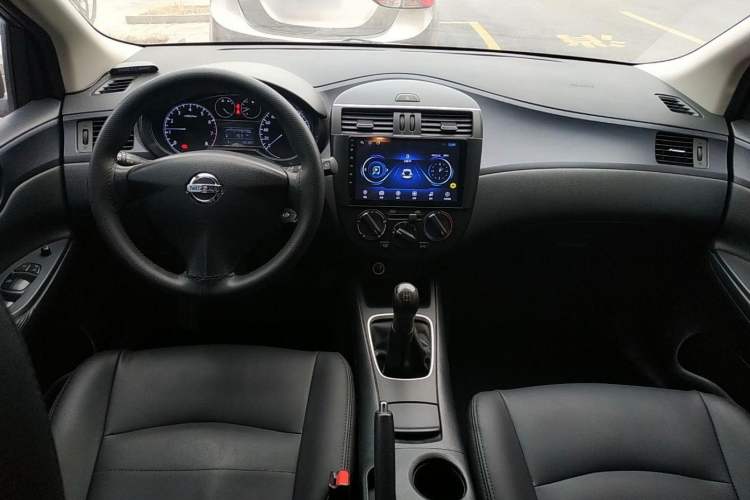 Used Nissan Tiida 2011 1.6L Manual Comfort Edition Interior 1
