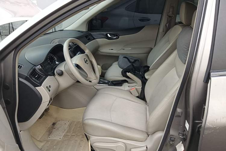Used Nissan Tiida 2011 1.6L CVT Smart Version Left Front Seat