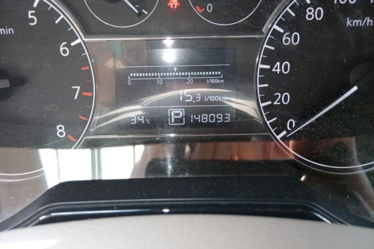 Used Nissan Tiida 2011 1.6L CVT Smart Version Odometer Close Up