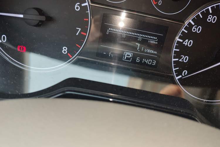 Used Nissan Tiida 2011 1.6L CVT Comfort Model Odometer Close Up