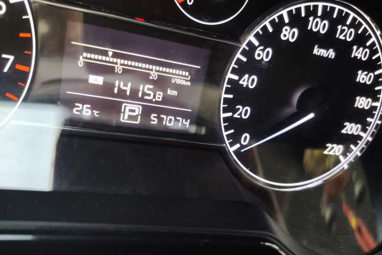 Used Nissan Tiida 2011 1.6L CVT Smart Version Odometer Close Up