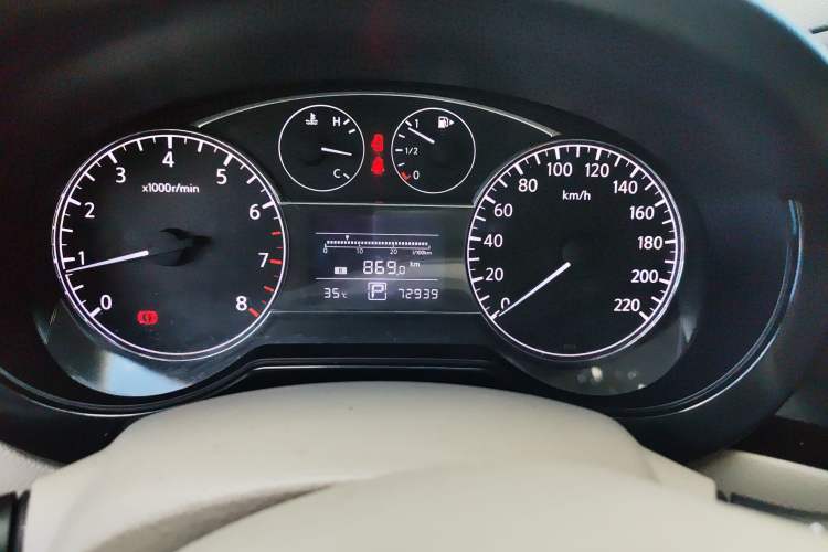 Used Nissan Tiida 2011 1.6L CVT Comfort Model Odometer Close Up