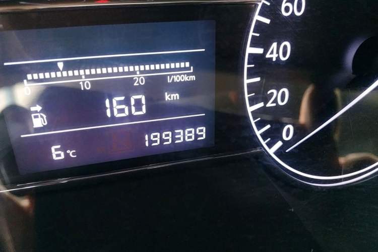 Used Nissan Tiida 2011 1.6L Manual Comfort Edition Odometer Close Up