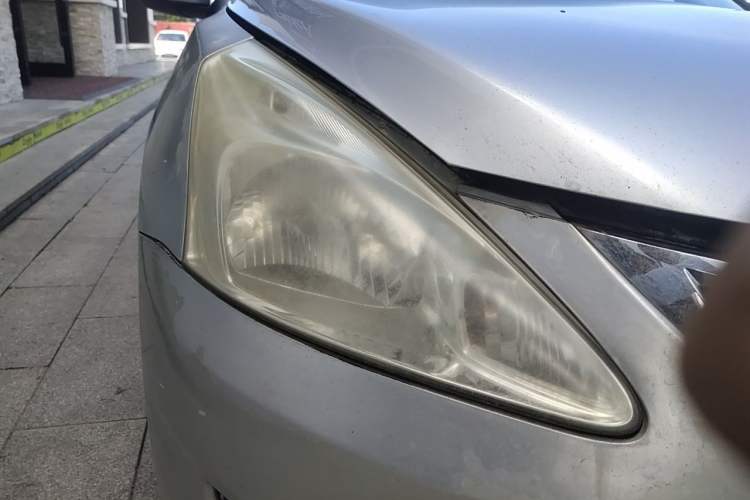Used Nissan Tiida 2011 1.6L CVT Smart Version Right Front Headlight