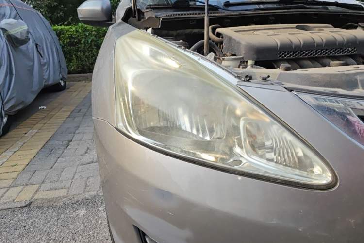 Used Nissan Tiida 2011 1.6L Manual Smart Version Right Front Headlight