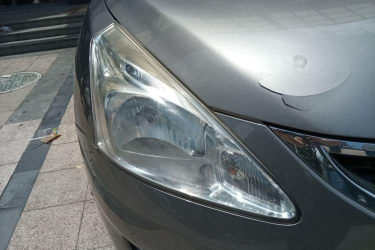 Used Nissan Tiida 2011 1.6L CVT Smart Version Right Front Headlight