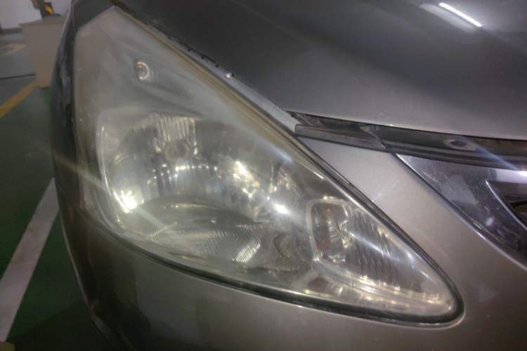 Used Nissan Tiida 2011 1.6L CVT Comfort Model Right Front Headlight