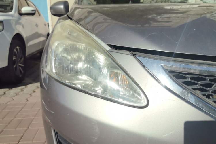 Used Nissan Tiida 2011 1.6L CVT Comfort Model Right Front Headlight
