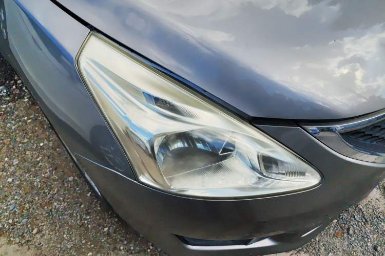 Used Nissan Tiida 2011 1.6L CVT Comfort Model Right Front Headlight