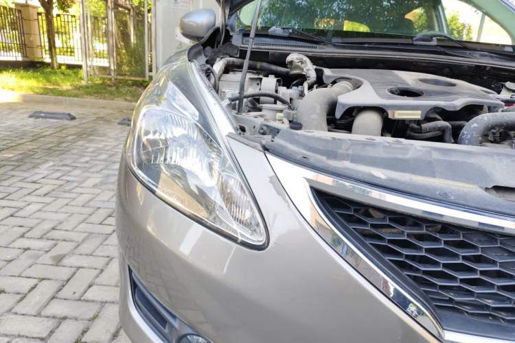 Used Nissan Tiida 2011 1.6T Manual Xuan Dong Edition Right Front Headlight