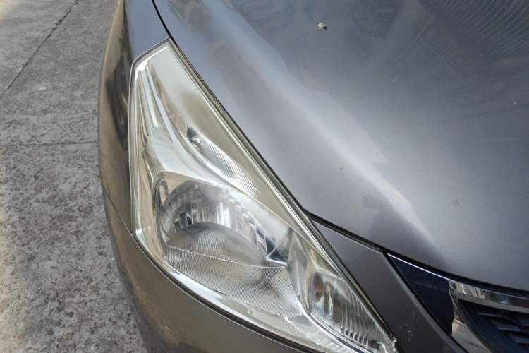 Used Nissan Tiida 2011 1.6L CVT Smart Version Right Front Headlight