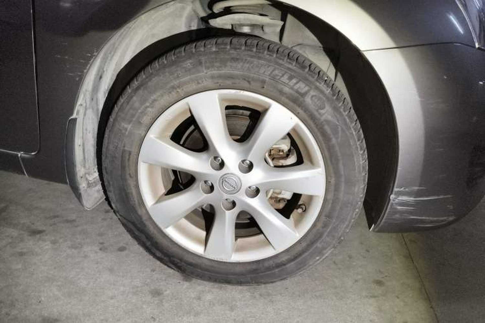 Used Nissan Tiida 2011 1.6L CVT Comfort Model Right Front Wheel Hub