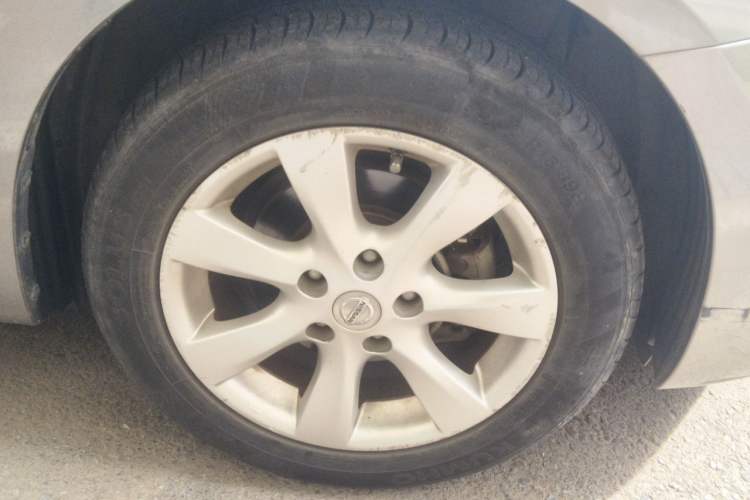 Used Nissan Tiida 2011 1.6L CVT Smart Version Right Front Wheel Hub