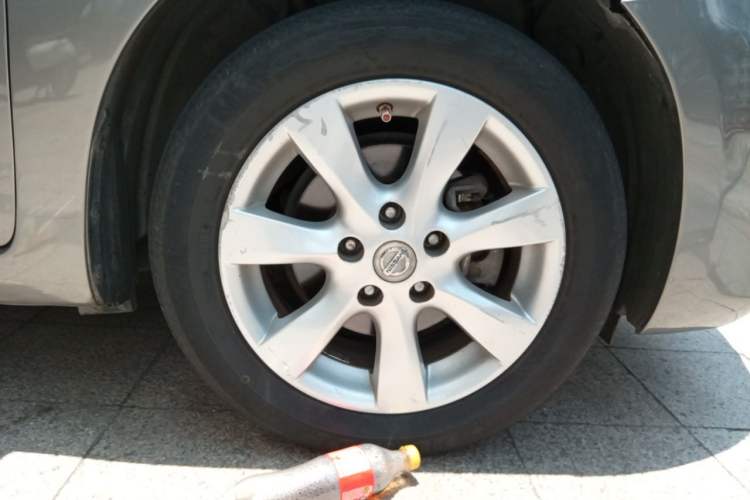 Used Nissan Tiida 2011 1.6L CVT Smart Version Right Front Wheel Hub