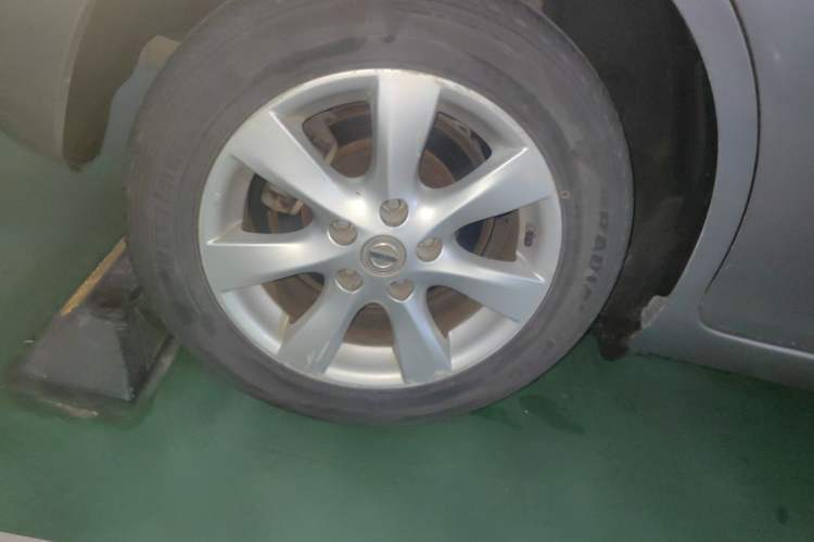 Used Nissan Tiida 2011 1.6L CVT Comfort Model Right Front Wheel Hub
