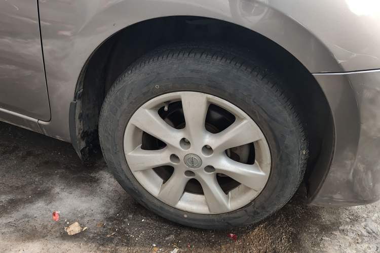 Used Nissan Tiida 2011 1.6L CVT Comfort Model Right Front Wheel Hub