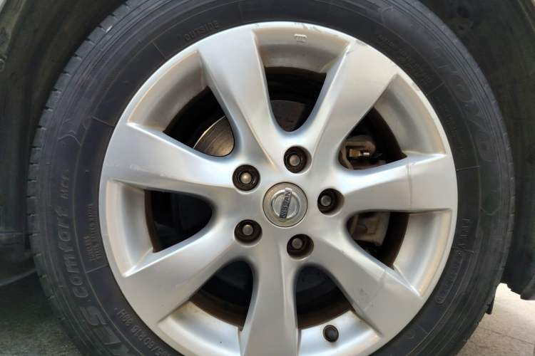 Used Nissan Tiida 2011 1.6L CVT Smart Version Right Front Wheel Hub