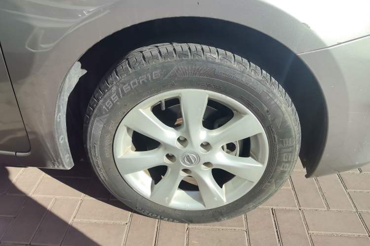 Used Nissan Tiida 2011 1.6L CVT Comfort Model Right Front Wheel Hub