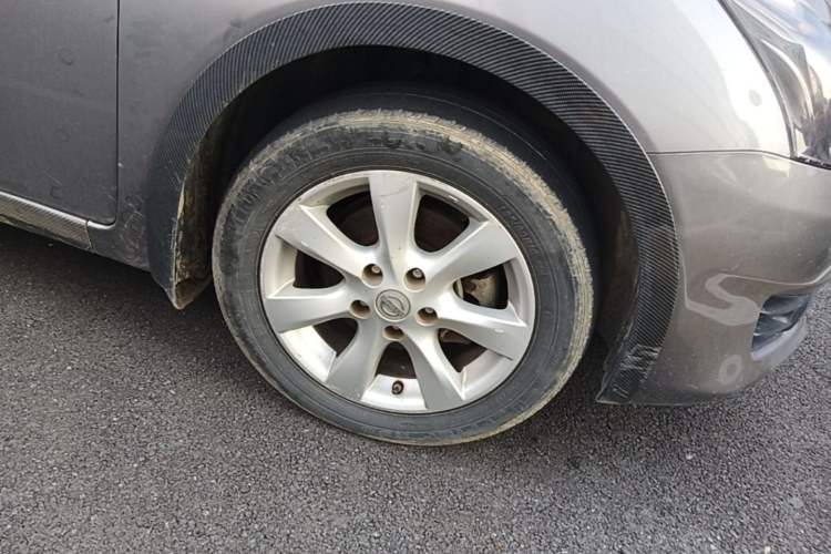 Used Nissan Tiida 2011 1.6L CVT Smart Version Right Front Wheel Hub