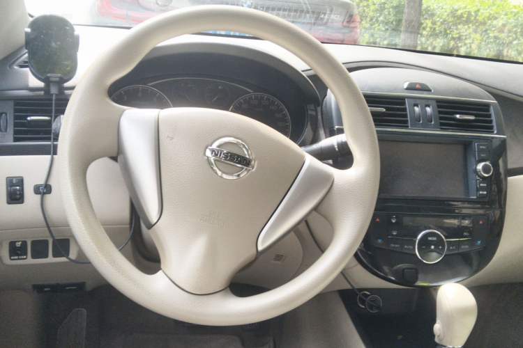 Used Nissan Tiida 2011 1.6L CVT Smart Version Steering Wheel