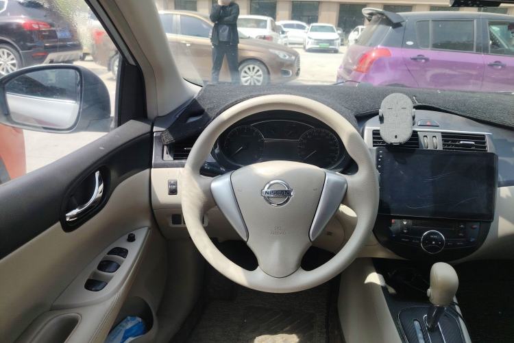 Used Nissan Tiida 2011 1.6L CVT Smart Version Steering Wheel