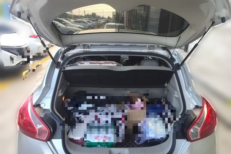 Used Nissan Tiida 2011 1.6L CVT Smart Version Trunk