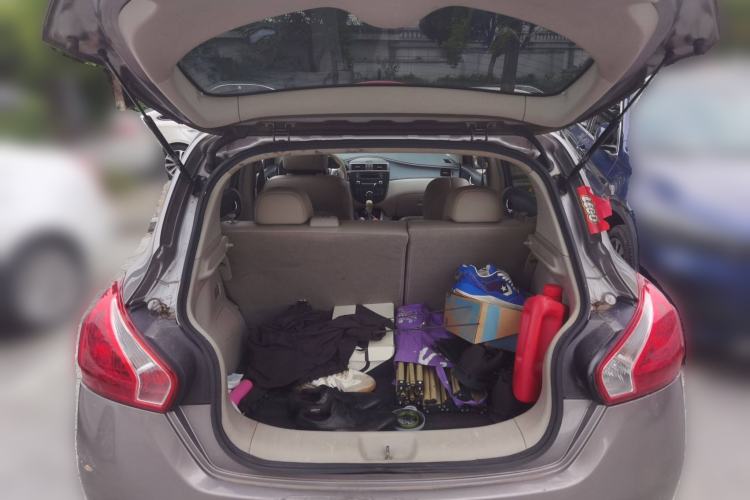 Used Nissan Tiida 2011 1.6L CVT Smart Version Trunk