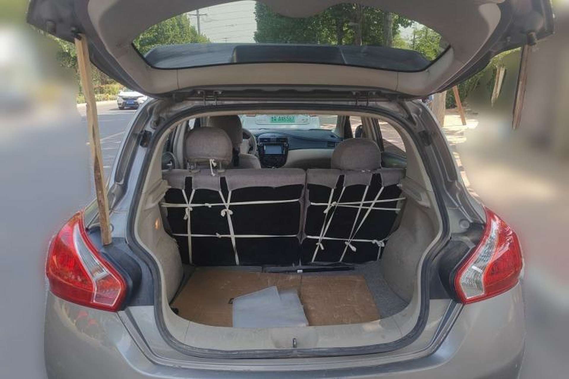 Used Nissan Tiida 2011 1.6L Manual Comfort Edition Trunk