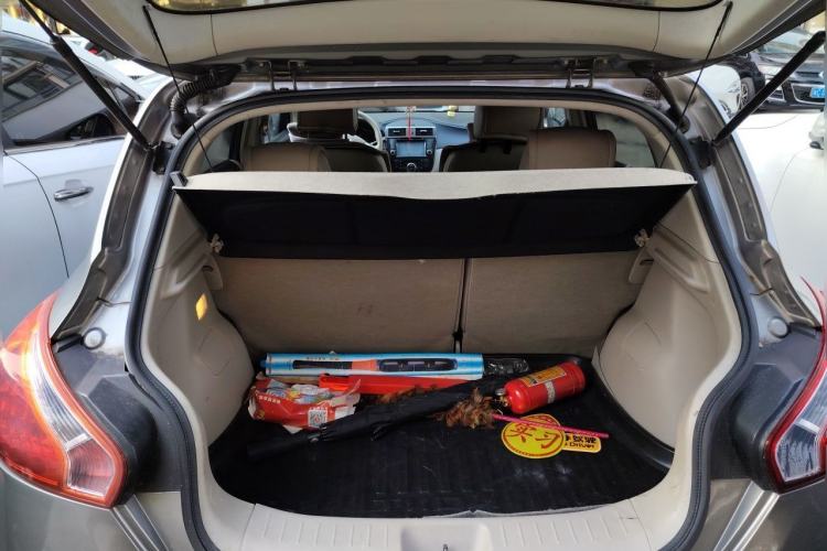 Used Nissan Tiida 2011 1.6L CVT Smart Version Trunk