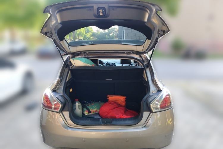 Used Nissan Tiida 2011 1.6T Manual Xuan Dong Edition Trunk