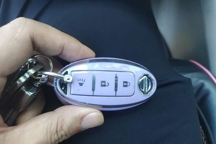 Used Nissan Tiida 2011 1.6L CVT Smart Version Vehicle Key