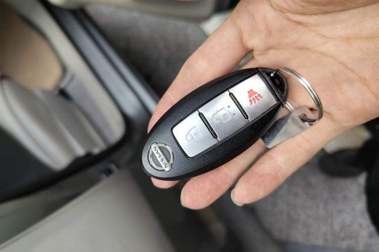 Used Nissan Tiida 2011 1.6L CVT Smart Version Vehicle Key