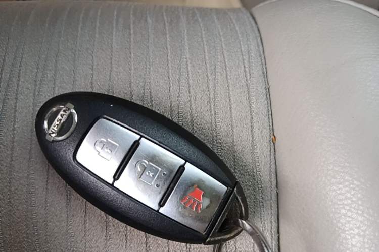 Used Nissan Tiida 2011 1.6L CVT Smart Version Vehicle Key